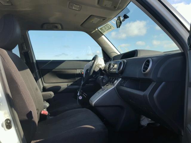 JTLZE4FE1A1112695 - 2010 TOYOTA SCION XB თეთრი ფოტო 5