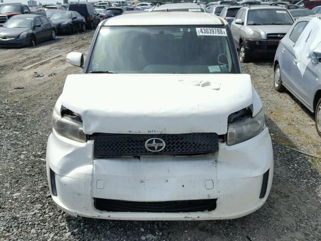 JTLZE4FE1A1112695 - 2010 TOYOTA SCION XB თეთრი ფოტო 9