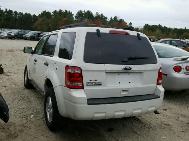 1FMCU9D76CKB00850 - 2012 FORD ESCAPE XLT WHITE photo 3