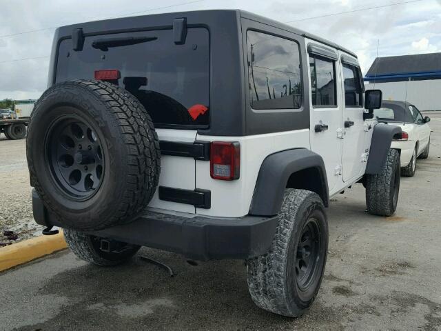 1C4BJWDG6FL555400 - 2015 JEEP WRANGLER U WHITE photo 4