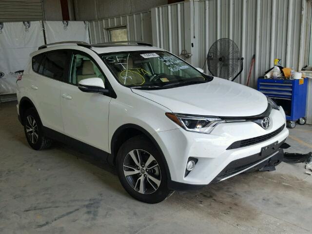 2T3RFREV8GW535999 - 2016 TOYOTA RAV4 XLE WHITE photo 1