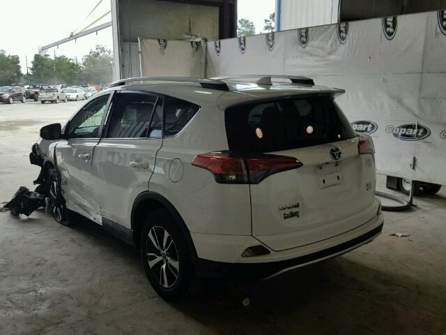 2T3RFREV8GW535999 - 2016 TOYOTA RAV4 XLE WHITE photo 3