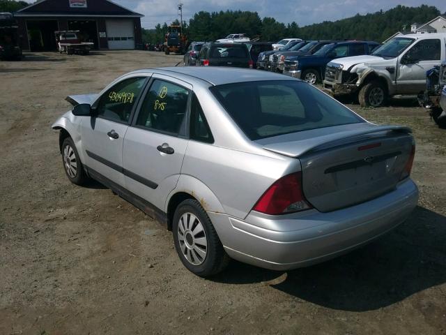 1FAHP33P24W158535 - 2004 FORD FOCUS LX SILVER photo 3