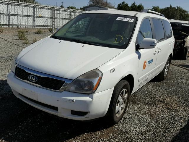 KNDMG4C78C6456889 - 2012 KIA SEDONA LX WHITE photo 2