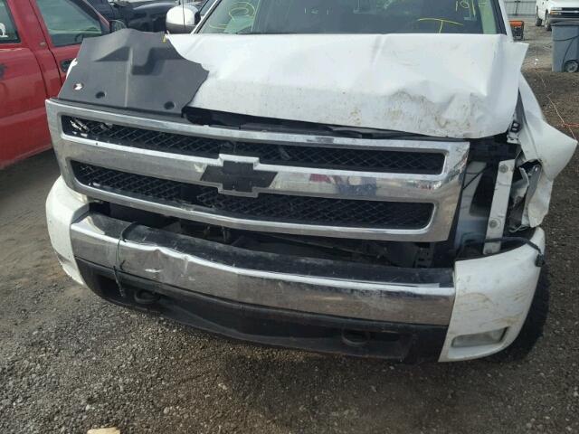 2GCEK13MX71531452 - 2007 CHEVROLET SILVERADO WHITE photo 9