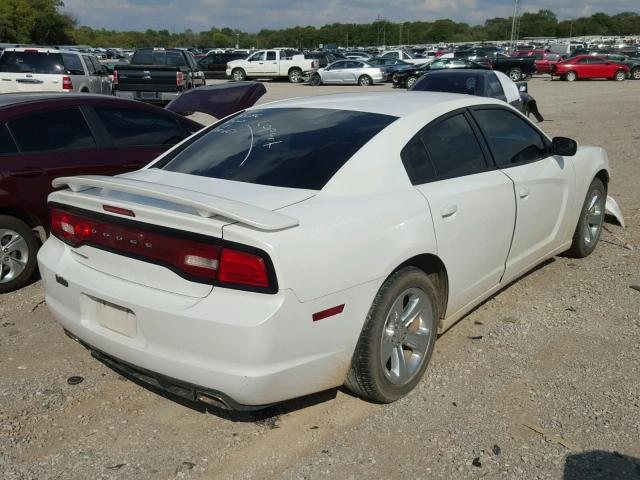 2C3CDXBG2DH549886 - 2013 DODGE CHARGER SE WHITE photo 4