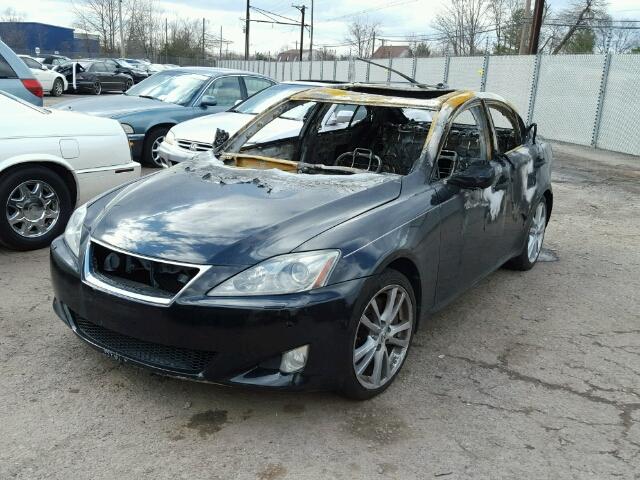 JTHBE262675013944 - 2007 LEXUS IS BLACK photo 2