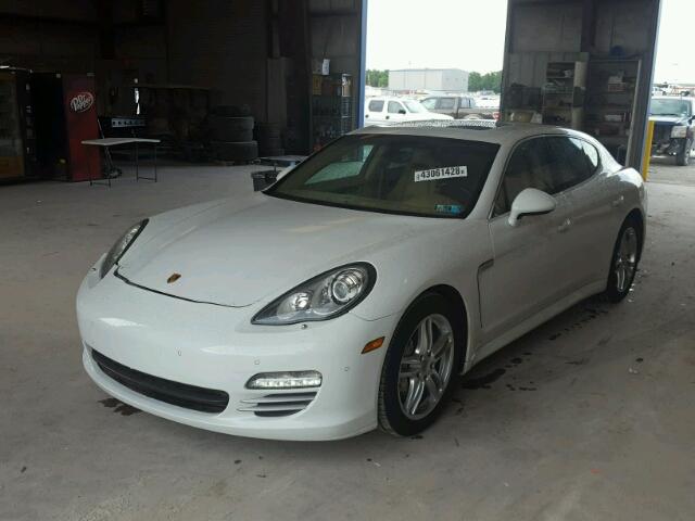 WP0AB2A74DL060955 - 2013 PORSCHE PANAMERA S WHITE photo 2