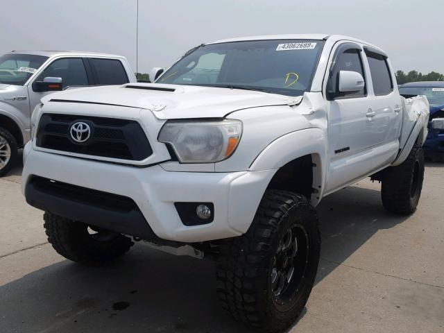 5TFLU4EN7DX074316 - 2013 TOYOTA TACOMA DOU თეთრი ფოტო 2