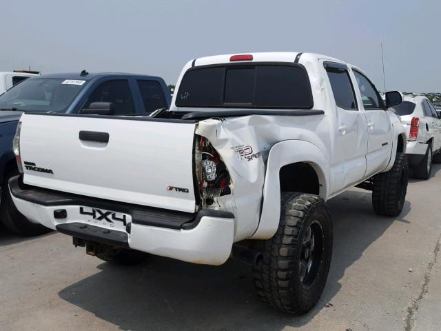 5TFLU4EN7DX074316 - 2013 TOYOTA TACOMA DOU თეთრი ფოტო 4