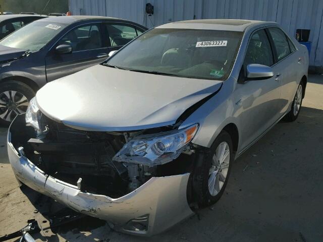 4T1BD1FK0CU023007 - 2012 TOYOTA CAMRY HYBR SILVER photo 2