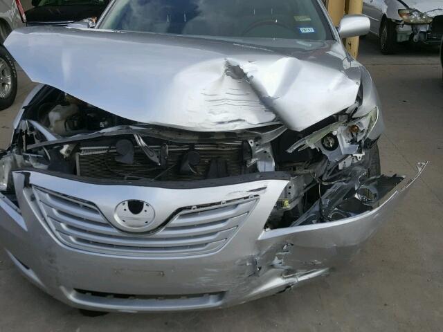 4T4BE46K18R018412 - 2008 TOYOTA CAMRY CE SILVER photo 9