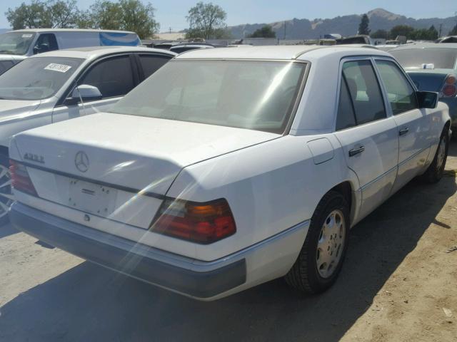 WDBEA34E0PC001375 - 1993 MERCEDES-BENZ 400 E WHITE photo 4