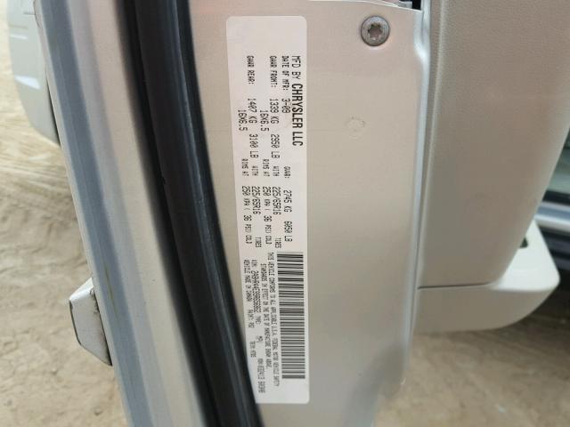 2A8HR44E99R656862 - 2009 CHRYSLER TOWN & COU SILVER photo 10