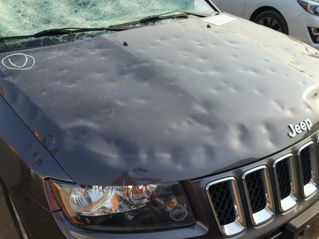 1C4NJDBBXGD635920 - 2016 JEEP COMPASS SP 灰色 照片 9