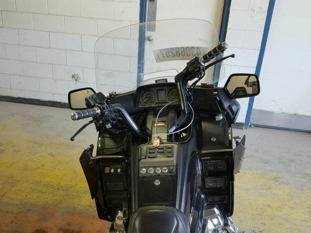 1HFSC2233YA200031 - 2000 HONDA GL1500 SE1 BLACK photo 5