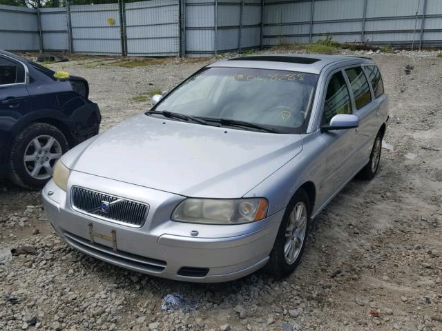 YV1SW640262530322 - 2006 VOLVO V70 SILVER photo 2