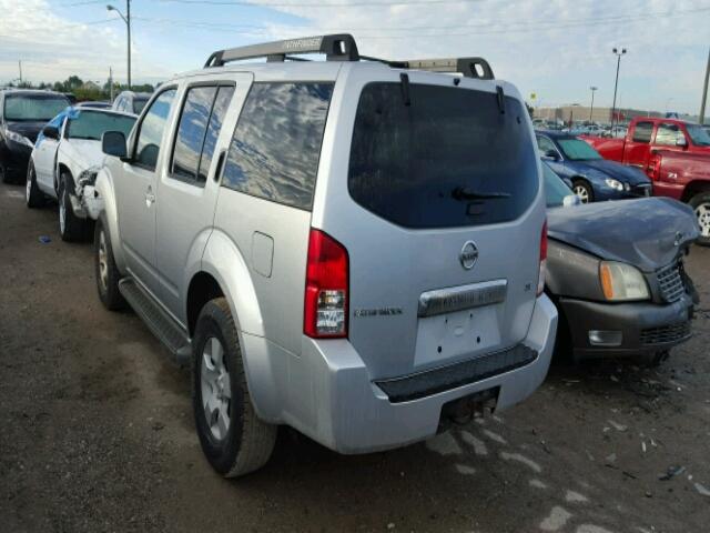 5N1AR18W25C718465 - 2005 NISSAN PATHFINDER SILVER photo 3