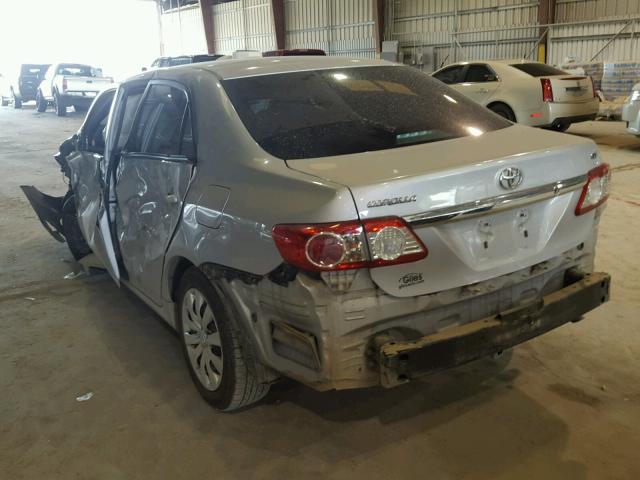 2T1BU4EEXCC799451 - 2012 TOYOTA COROLLA BA WHITE photo 3