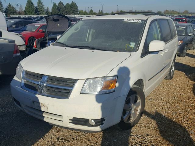 2D4RN5D19AR118390 - 2010 DODGE GRAND CARA WHITE photo 2