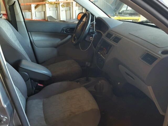 1FAFP36N85W184138 - 2005 FORD FOCUS GRAY photo 5