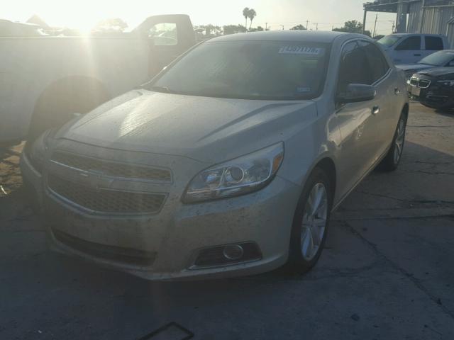 1G11H5SA3DF272621 - 2013 CHEVROLET MALIBU LTZ 金色 照片 2