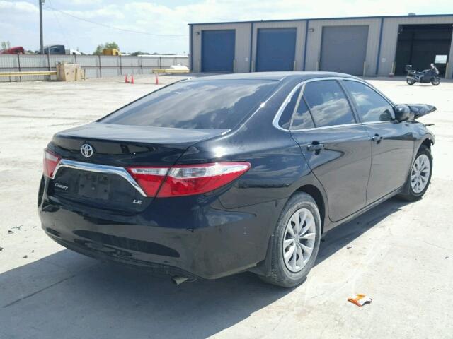 4T1BF1FK0HU634155 - 2017 TOYOTA CAMRY LE შავი ფოტო 4