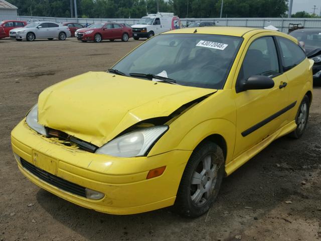 3FAFP31342R178356 - 2002 FORD FOCUS ZX3 YELLOW photo 2