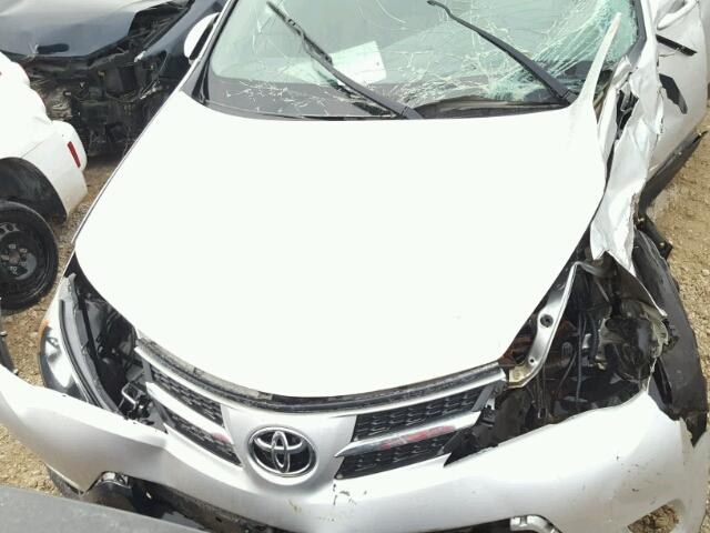 2T3WFREV6DW063526 - 2013 TOYOTA RAV4 XLE SILVER photo 7