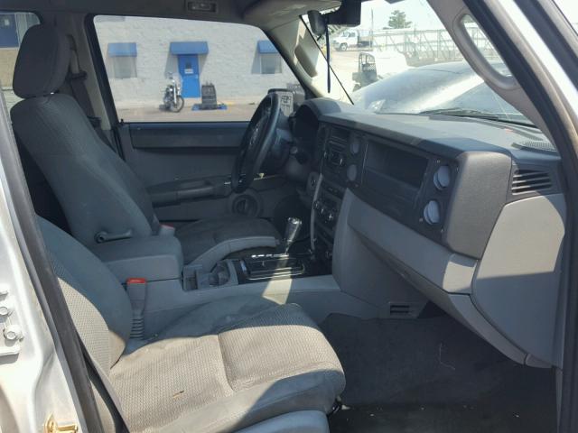1J8HG48KX7C611683 - 2007 JEEP COMMANDER SILVER photo 5