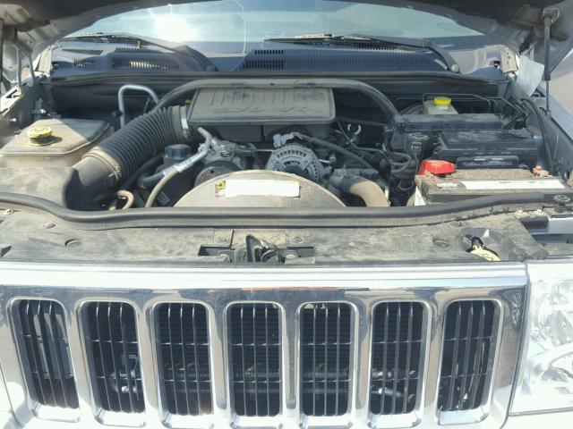 1J8HG48KX7C611683 - 2007 JEEP COMMANDER SILVER photo 7