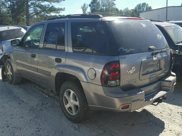 1GNDS13S552175622 - 2005 CHEVROLET TRAILBLAZE SILVER photo 3