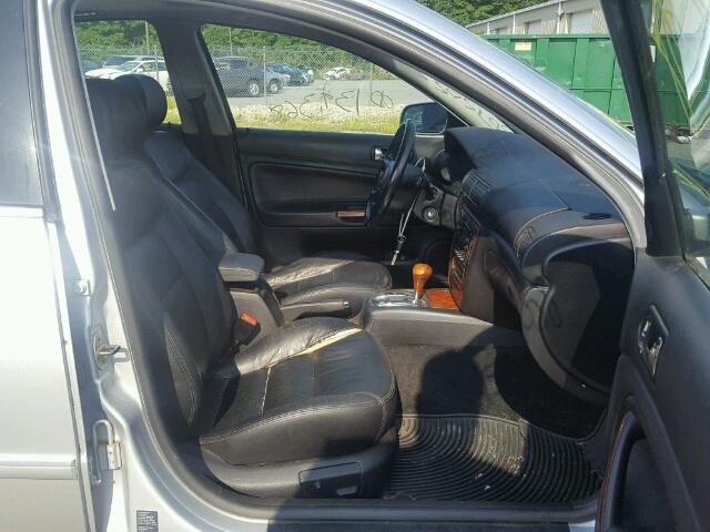 WVWRH63B62P449015 - 2002 VOLKSWAGEN PASSAT GLX 银色 照片 5