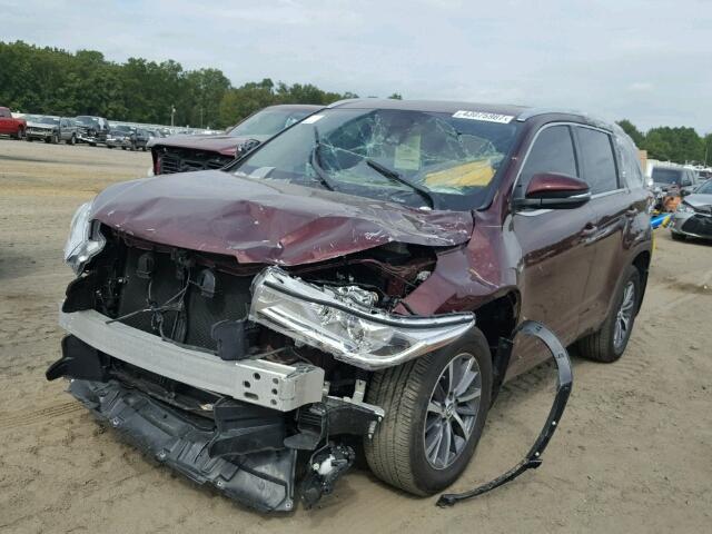 5TDKZRFH4HS216815 - 2017 TOYOTA HIGHLANDER MAROON photo 2