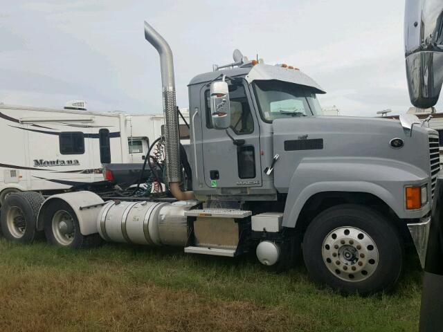 1M1AN15Y5CM009638 - 2012 MACK 600 SILVER photo 1