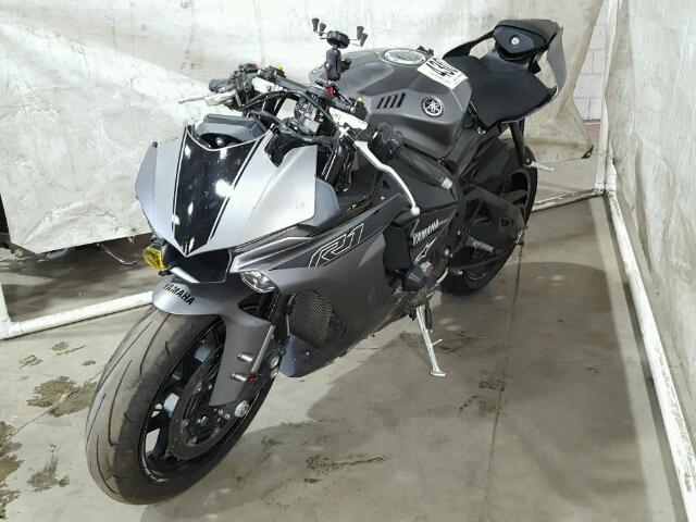 JYARN39EXGA002511 - 2016 YAMAHA YZFR1 GRAY photo 2