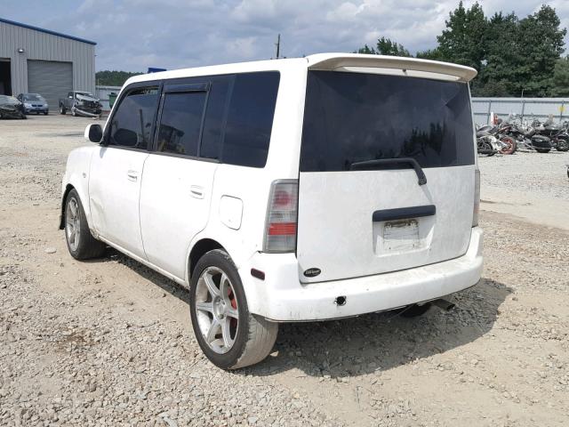 JTLKT324050208912 - 2005 TOYOTA SCION XB Ақ фото 3