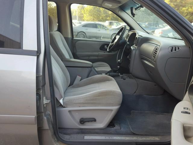 1GNDT13S762249525 - 2006 CHEVROLET TRAILBLAZE GRAY photo 5