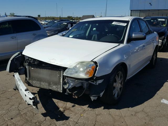 1FAHP25147G159400 - 2007 FORD FIVE HUNDR WHITE photo 2