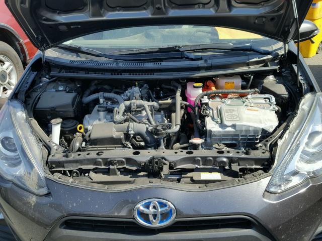 JTDKDTB39G1139084 - 2016 TOYOTA PRIUS C GRAY photo 7