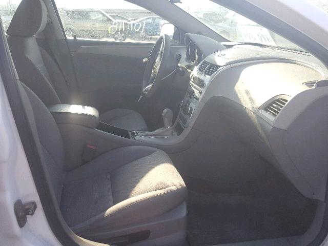 1G1ZA5EBXAF177450 - 2010 CHEVROLET MALIBU LS WHITE photo 5
