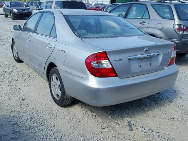 4T1BF30K12U006651 - 2002 TOYOTA CAMRY GRAY photo 3