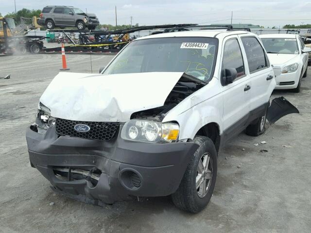 1FMYU02Z57KA86001 - 2007 FORD ESCAPE WHITE photo 2