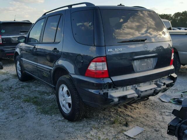 4JGAB54E32A353827 - 2002 MERCEDES-BENZ ML 320 BLUE photo 3