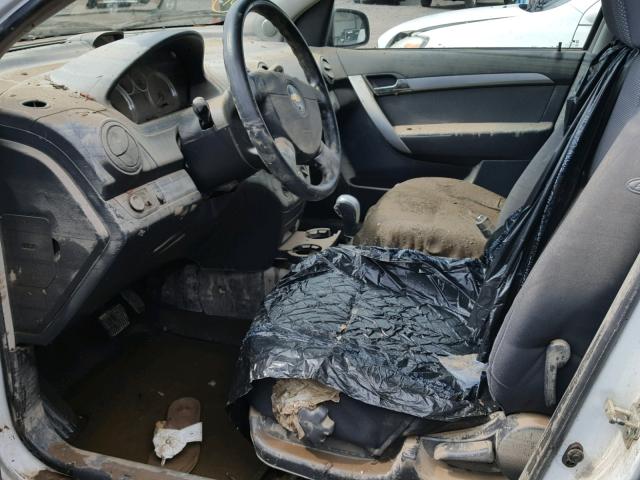 KL1TD5DE9BB115151 - 2011 CHEVROLET AVEO LS WHITE photo 9