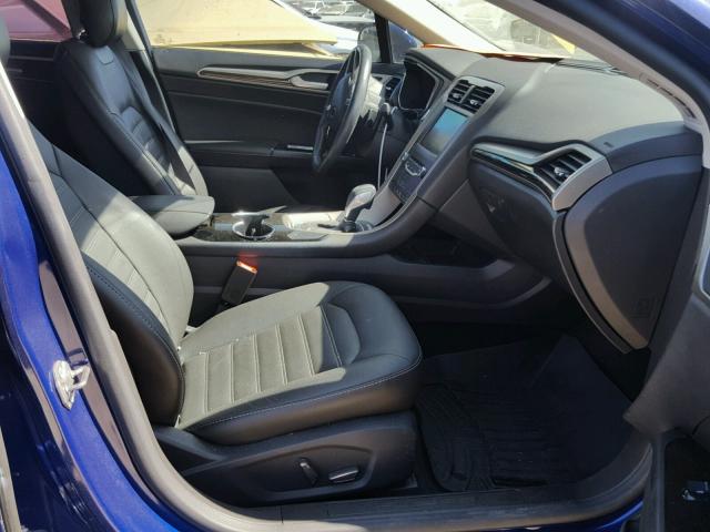 3FA6P0H98FR137548 - 2015 FORD FUSION SE BLUE photo 5