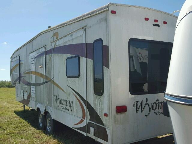 5ZT3WS3BX91004616 - 2009 COACH WYOMING WHITE photo 3