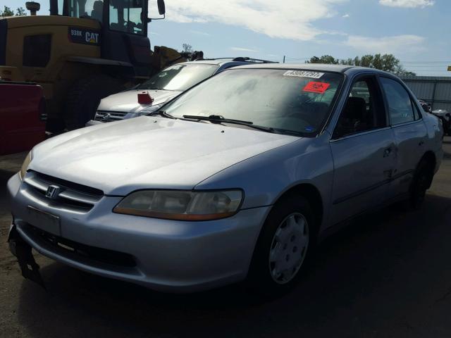 1HGCG5646WA246751 - 1998 HONDA ACCORD GRAY photo 2