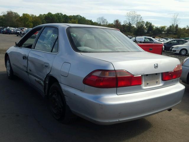 1HGCG5646WA246751 - 1998 HONDA ACCORD GRAY photo 3