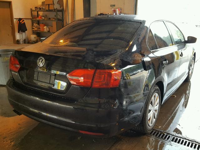 3VW2K7AJ2EM373092 - 2014 VOLKSWAGEN JETTA BASE BLACK photo 4